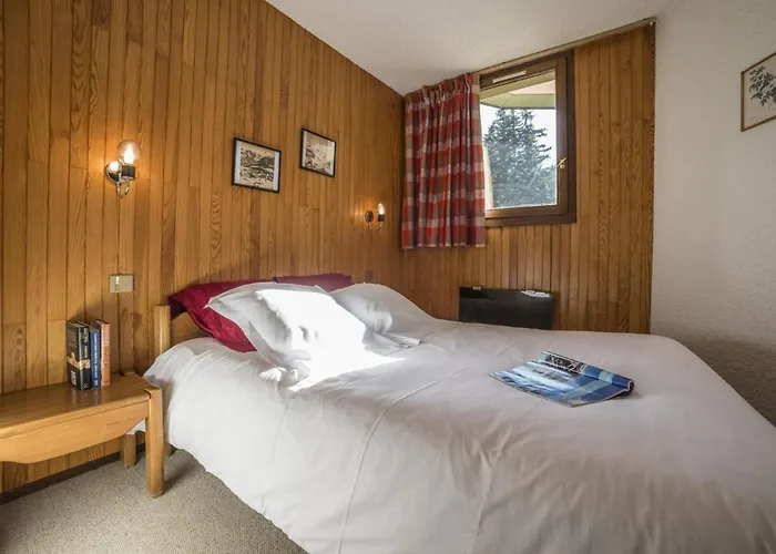 1850: 2 Pieces, Balcon Plein Sud, Parking - Fr-1-575-17